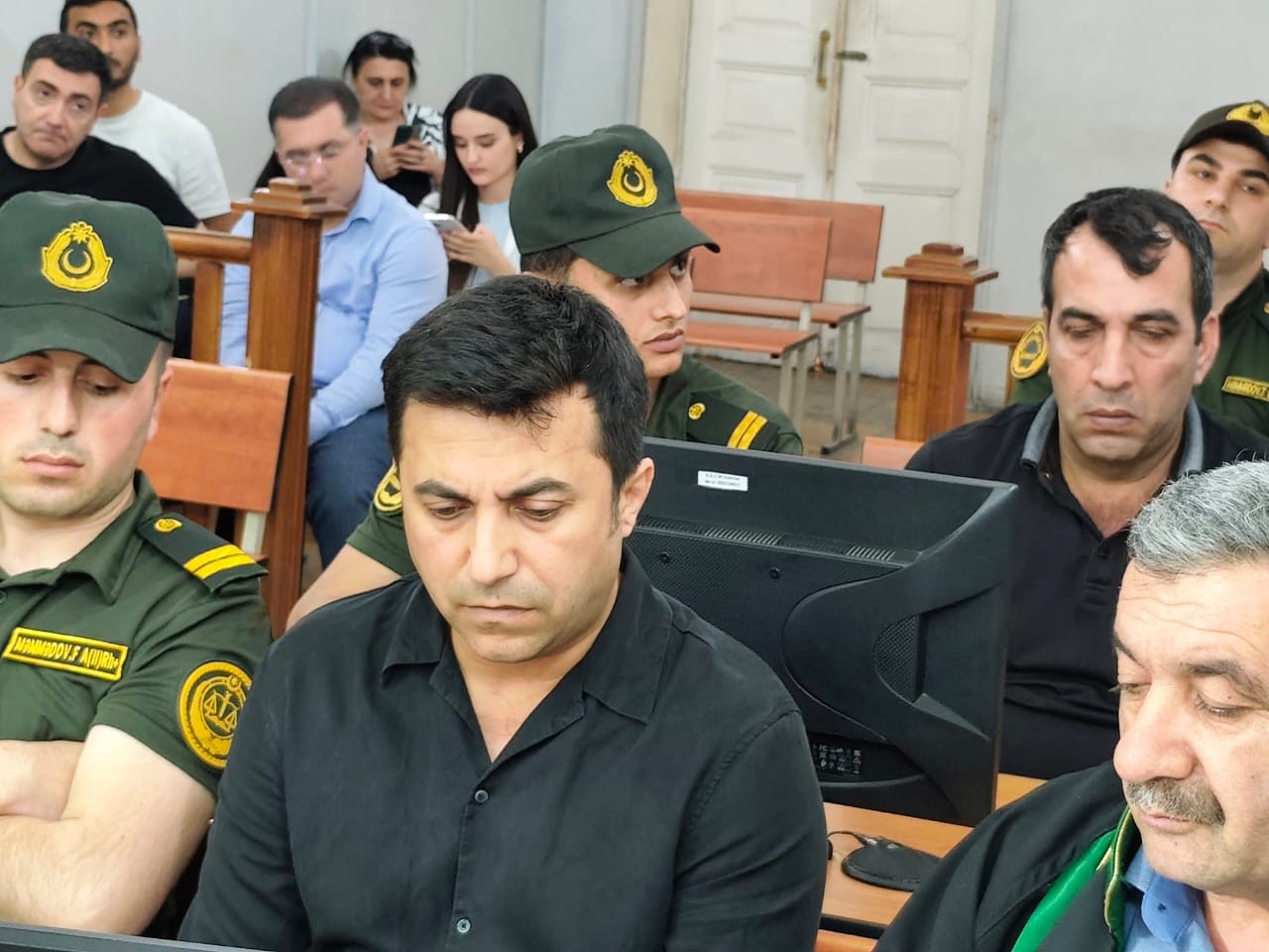 Dövlət əleyhinə çağışlara görə ittiham olunanlara prokuror ağır cəza istədi
